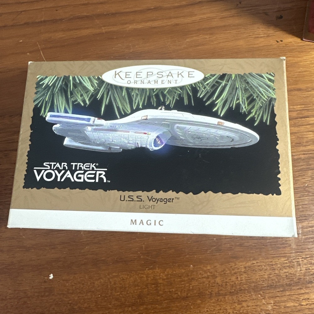 Hallmark Keepsake Ornament - Star Trek U.S.S. Voyager 1996 New